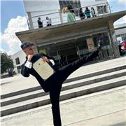 ¡Desbloquea Tu Creatividad: Clases Personalizadas de Arte Digital y Tradicional!